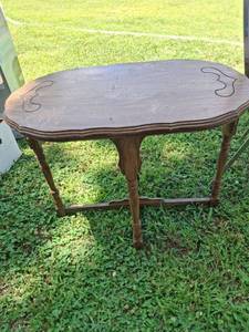 lot 1144 image: Oval Side Table