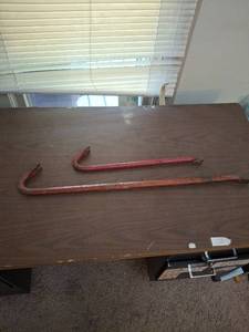 lot 1173 image: Pair of Red Curved Pry Bars