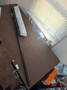 lot 1180 image: Libman Push Broom Multi-Surface