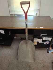 lot 1183 image: Aluminum Scoop Shovel Large Capacity Transfer #12