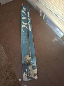 lot 1186 image: Zebco 202 Spincast Reel Combo Rod 70 yds 10 lb Line