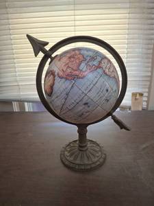 lot 1211 image: Tabletop Globe with Arrow Support Stand