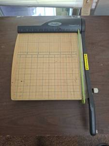 lot 1214 image: Swingline ClassicCut Paper Cutter