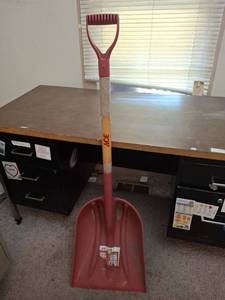 lot 1216 image: ACE Grain Scoop Shovel