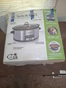 lot 1220 image: Crock-Pot 7 Quart Oval Slow Cooker