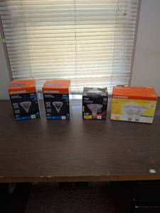 lot 1228 image: LED PAR Flood Bulbs Lot - Sylvania TruWave 100W & Feit 90W