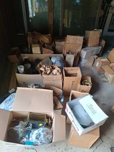 lot 1243 image: Lot of Architectural Lighting Fixtures and Components
