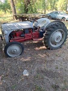 lot 1260 image: Ford 8N Tractor