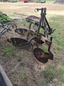 lot 1274 image: Two-Bottom Plow