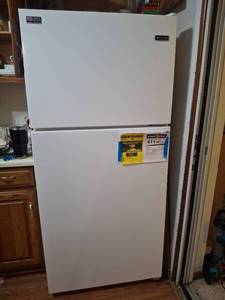 Maytag 18 cu ft Top-Freezer Refrigerator