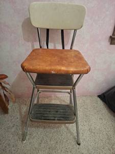 lot 1297 image: Cosco Stylaire Step Stool with Flip Seat and 2 Steps