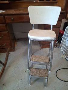 lot 1314 image: Step Stool Chair with White Seat and Backrest