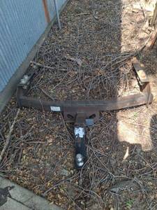 lot 1358 image: Ford V-5 Class 3 Receiver Hitch
