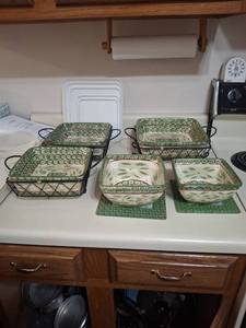 lot 1380 image: Temp-Tations Old World Presentable Ovenware 5-Piece Set