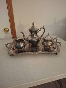 lot 1399 image: 3-Piece Tea Set with Ornate Tray, Teapot, Sugar & Creamer