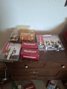 lot 1412 image: Door Knobs and Deadbolts Lot