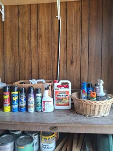 lot 1426 image: Household Pest Control - Multiple Brands