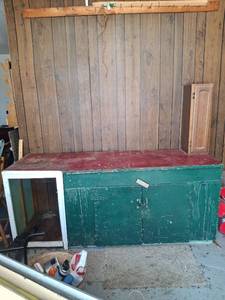 lot 1439 image: Green Garage Storage Cabinet with Red Top