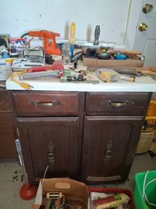 lot 1442 image: Mixed Workshop Lot - Cabinet and Contents, Hand Tools