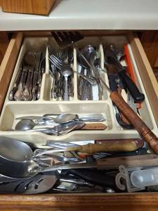 lot 1458 image: Kitchen Utensil and Cutlery Lot - Flatware, Knives, Organizer and Accessories