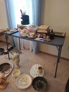 lot 1461 image: 4 ft Blue Table - NO CONTENTS