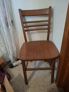 lot 1467 image: Wood Chair with Ladder Back