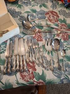 lot 1469 image: 1835 B Wallace Flatware Knives Forks Spoons and Serving Pieces