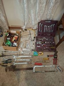 lot 1471 image: Mixed Hand Tools - Wrench Set, Socket Set, Pliers, Screwdrivers
