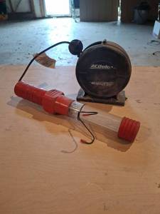 lot 1484 image: ACDelco Work Light with Reel and Fluorescent Tube