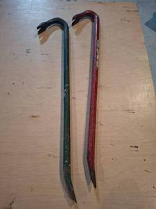 lot 1503 image: Pair of Pry Bars with Curved Claw Ends - 1 End Broken
