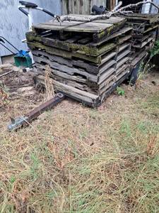 lot 1515 image: Utility Trailer with Pallets - Needs Tires