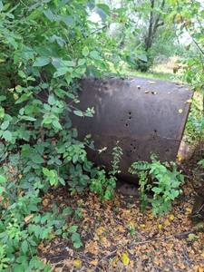 lot 1522 image: Tank with holes
