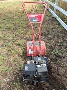 lot 1527 image: Troy-Bilt Tuffy 4.0 HP Rototiller - Unknown Condition