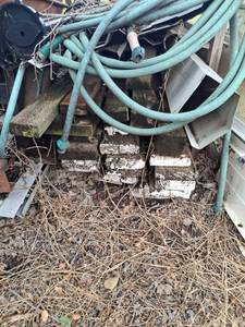 lot 1534 image: Lot of Used Wood Boards and Lumber Pieces - Mixed Sizes