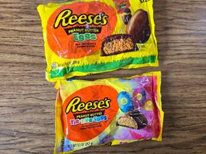 lot 291 image: Reeses Peanut Butter Eggs 9.6oz & Tie Dye Eggs 9.1oz