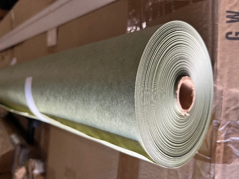 lot 137 image: Easy Mask 36 IN. X 127m - Green Premium Masking Paper