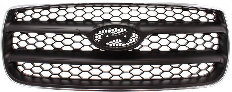 lot 251579 image: Garage-Pro Grille Assembly Compatible with HYUNDAI SANTA FE 2007-2009 Chrome ShellPainted-Silver Black Insert