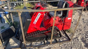 lot 7121 image: Unused AGT industrial mini skid steer SDA-140T