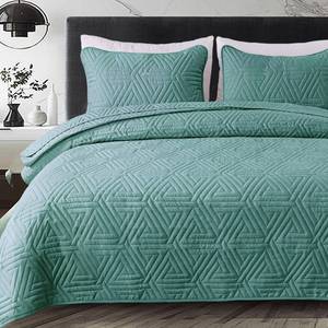 lot 1349 image: Whale Flotilla Soft Queen Size Quilt Set for All Seasons, 3-Piece Ultrasonic Geometric Quilts Bedding Set, Lightweight Reversible Bedspread, Coverlet, Bed Cover with 2 Pillow Shams, Turquoise Green - Retail $30