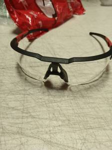 lot 7293 image: Milwaukee Electric - Glasses 2.50 MAG Anti-Scratch Poly - Retail $15