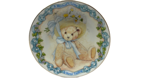 lot 7061 image: Cherished Teddies A Mothers Love Is Never Ending Decorative Plate