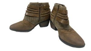 lot 7064 image: Womens Ankle Boots with Braided Strap Detail Pair size 5