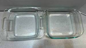 lot 7730 image: Pyrex 2-Piece Baking Dish Set with Handles