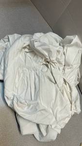 lot 7751 image: White Sheet for twin bed  with Elastic Fitted Corners