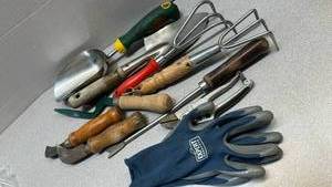 lot 7821 image: Garden Tool Lot 9 Pieces Hand Tools Pruners Cultivators Gloves