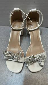 lot 7840 image: Womens Cream Heeled Sandals with Pearl and Rhinestone Bow Embellishment-size 6