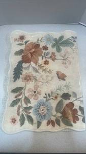 lot 7846 image: Floral Printed Throw rug  with Multicolor Botanical Design