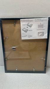 lot 7861 image: 11x14 Picture Frame black frame