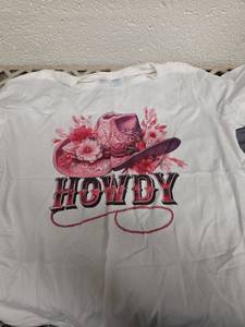 lot 319 image: XXL Howdy T Shirt  - Retail $16