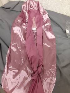 lot 472 image: Silk Pink Long Bonnet - Retail $0